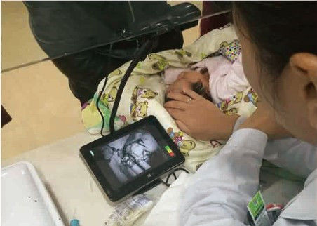 Портативный экономический ультракрасный искатель вены обнаруживая глубину около 10мм вагонетки вены доступную